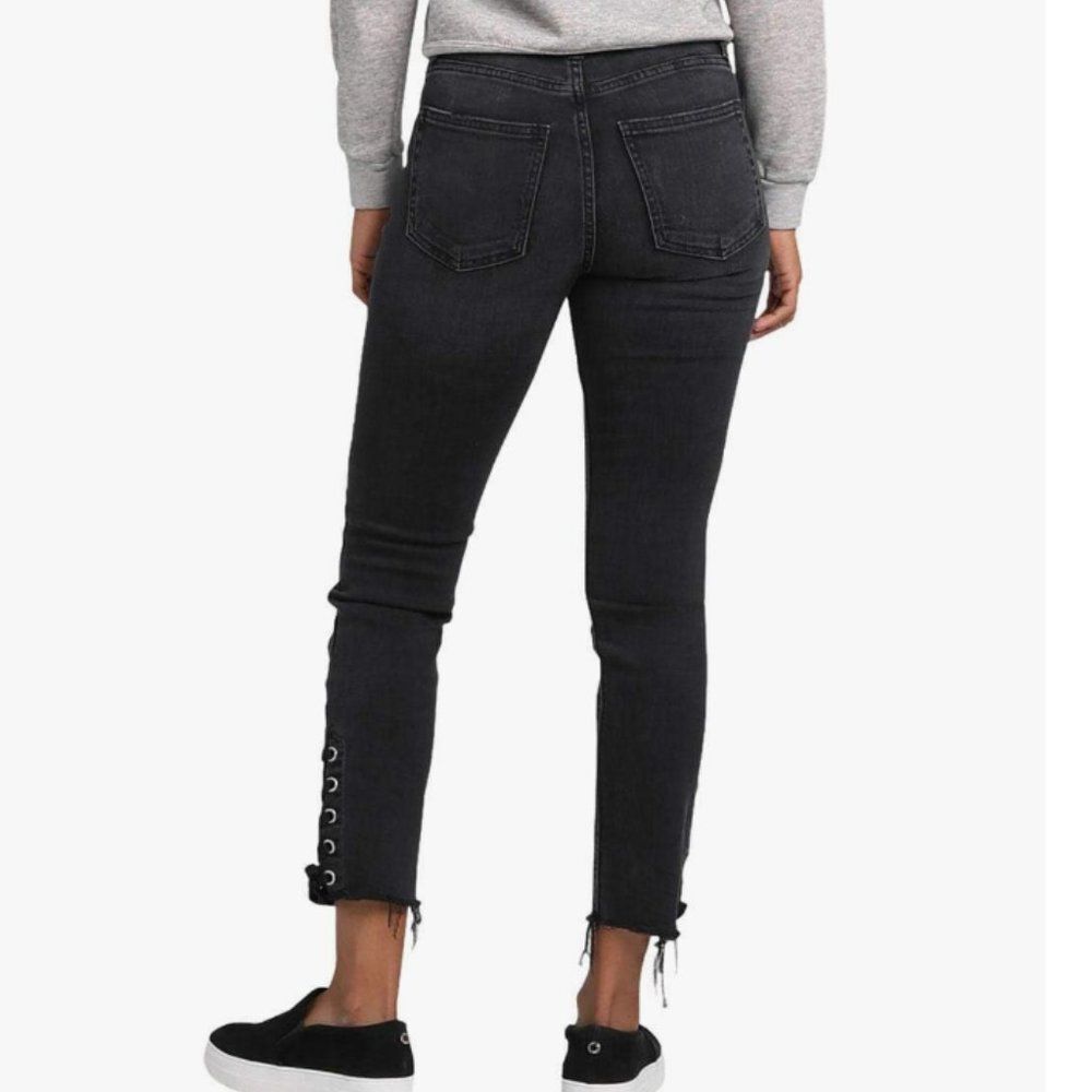 Silver Jeans Co. Women’s Mazy High Rise Slim Jeans Black Lace-Up Hem Size 29